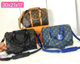 Picture of Louis Vuitton Mens Bags _SKUfw184537805fw